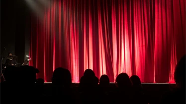 מחפשים חוג תיאטרון קהילתי בפרדסיה?🎭  בואו לפתח את כישורי המשחק שלכם בסדנה מיוחדת למבוגרים (18-99) בהנחיית מיכל מירון גלפז, בימאית, מנחה ויוצרת תיאטרון בוגרת אוניברסיטת תל אביב.  החוג משלב לימוד טכניקות משחק, הנאה, שחרור ויצירה קבוצתית ואישית.  נלמד, ניצור ונחווה את קסם התיאטרון יחד!✨  לפרטים נוספים והרשמה צרו קשר: 052-579315.  מקומות מוגבלים! 🎬

תגיות רלוונטיות: חוג תיאטרון, תיאטרון קהילתי, סדנת תיאטרון, פרדסיה, משחק למבוגרים, מיכל מירון גלפז